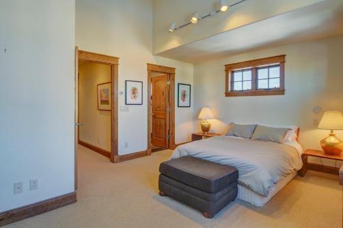 Upscale Majestic Valley Townhome