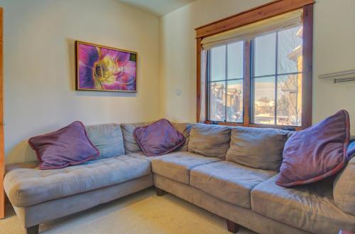 Upscale Majestic Valley Townhome