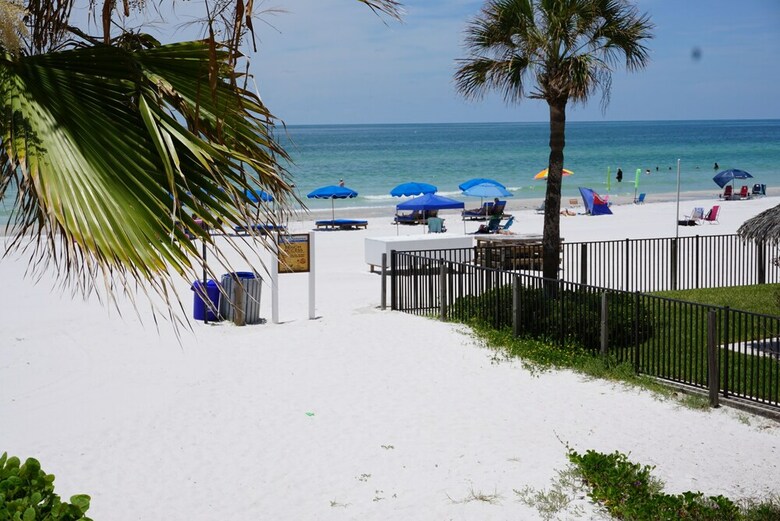 Hotel Redington Surf Resort