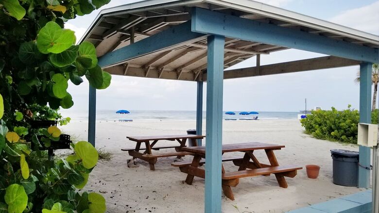 Hotel Redington Surf Resort