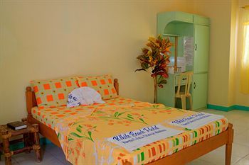 White Beach Hotel Bar And Restaurant