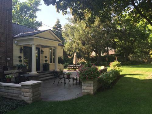 Beautiful Historic Home Close To Notre Dame