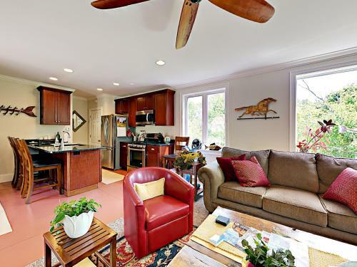 10 Ocean Street Cottage