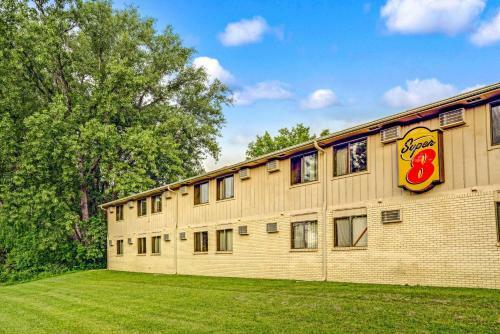 Hotel Super 8 By Wyndham Chaska