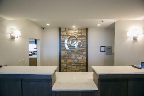 Grandstay Hotel & Suites