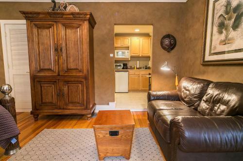 Bed & Breakfast Hidden Garden Cottages & Suites