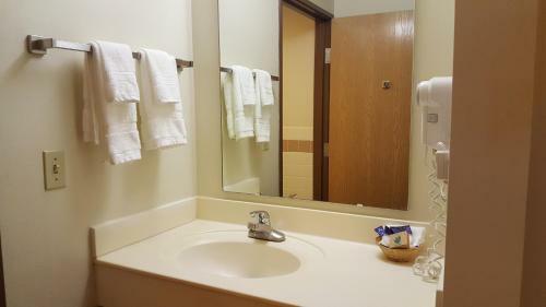 Hotel Americas Best Value Inn & Suites - Norway