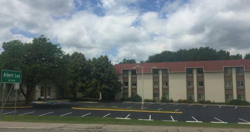 Hotel Ramada By Wyndham Albert Lea