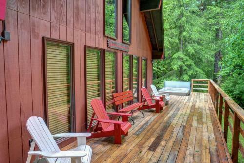 Zigzag Mountain Retreat Three-bedroom Chalet