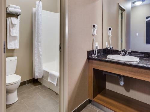 Heritage Inn Hotel & Convention Centre - Pincher Creek