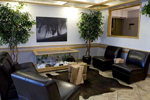 Heritage Inn Hotel & Convention Centre - Pincher Creek