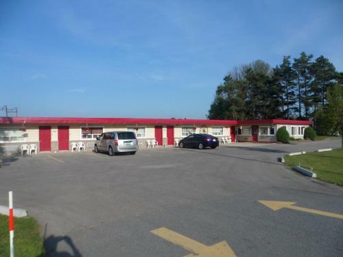 The Silver Birch Motel