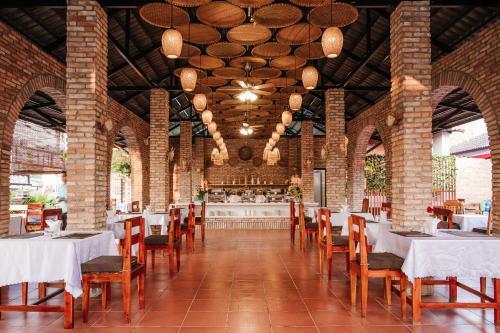 Hotel Palm Hill Resort