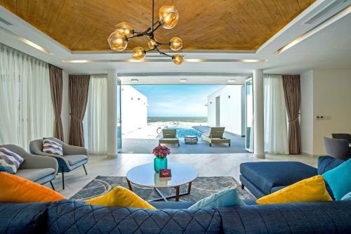 Hotel Oceanami Villas & Beach Club