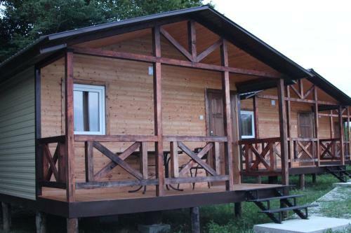 Camping "houses By The River"