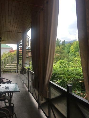 Hostal D'emil Guest House
