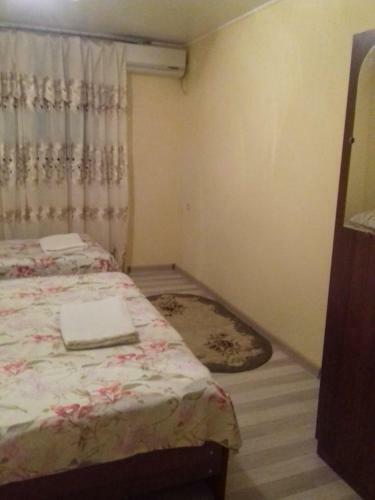 Hostal Guesthouse Aza&karlen