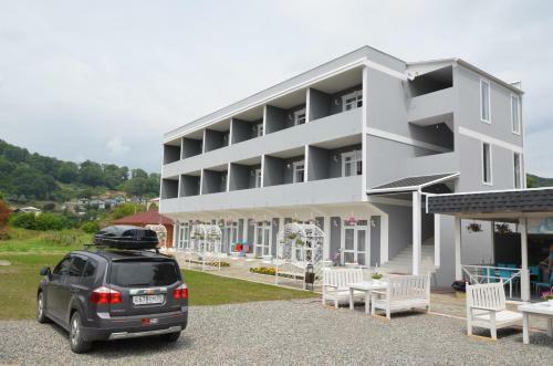 San-lora Hotel