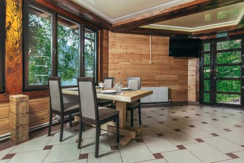 Hotel Urochische Aktra