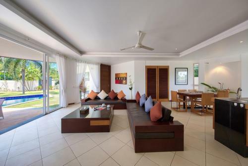 Lipa Talay Neung - 3 Bedroom Beach Side Villa