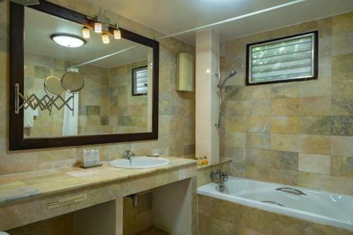 Hotel Anahata Resort (old The Lipa Lovely)
