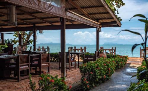 Hotel Anahata Resort (old The Lipa Lovely)