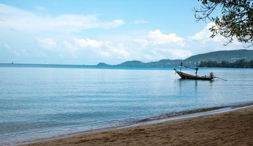 Hotel Anahata Resort (old The Lipa Lovely)