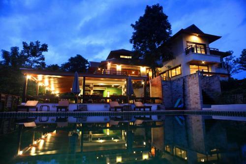 Hotel Phunacome Resort