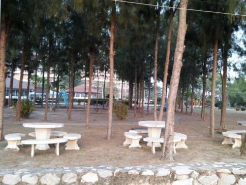Hotel Cha-am Royal Beach