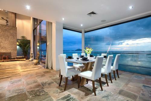 Villa U - Beachfront Haven