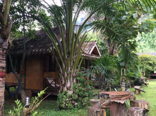 Hotel Chiang Dao Hut Resort