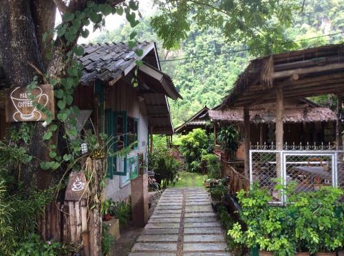 Hotel Chiang Dao Hut Resort