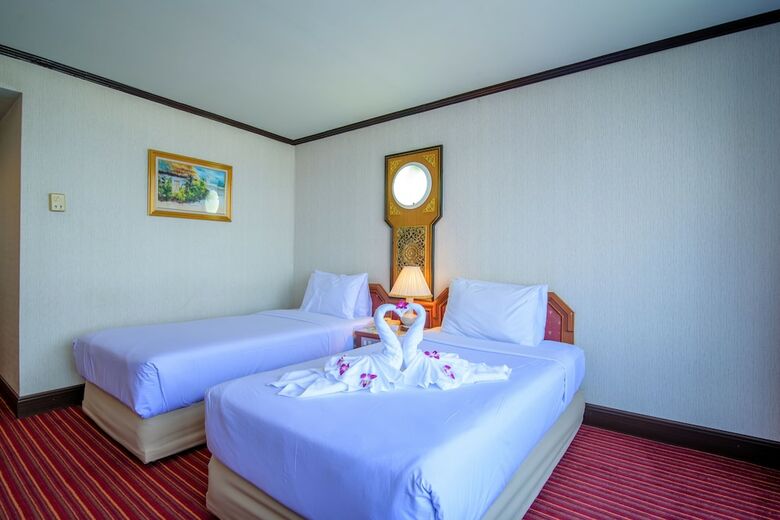 Alexander Hotel