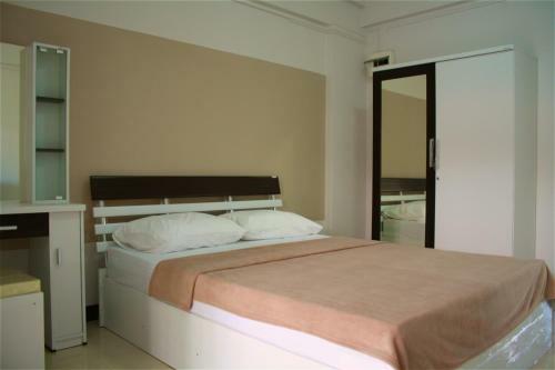 Motel Baanbudsarin Apartment