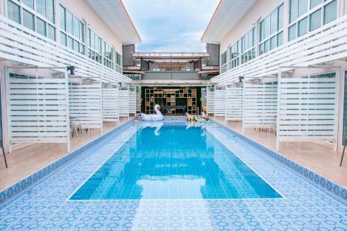 Hotel Villa Pool Lay