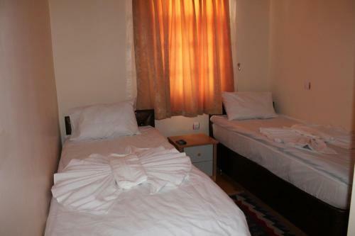 Hostal Sultan Pansion Bird Paradise