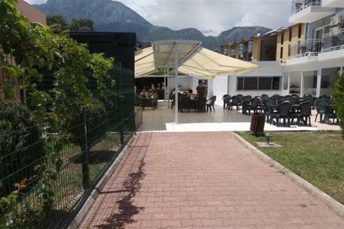Monna Roza Beach Hotel