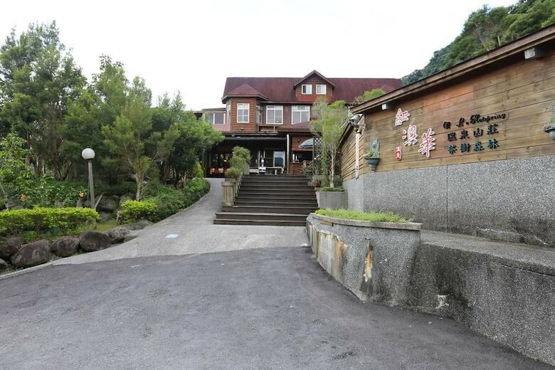 Bed & Breakfast New Life Hot Spring Resort