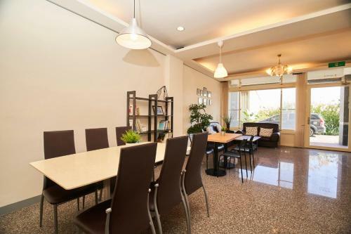 Hostal Migratory Birds Hotel