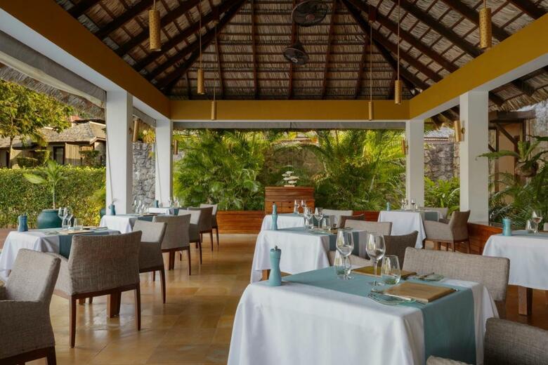 Hotel Le Meridien Fisherman's Cove