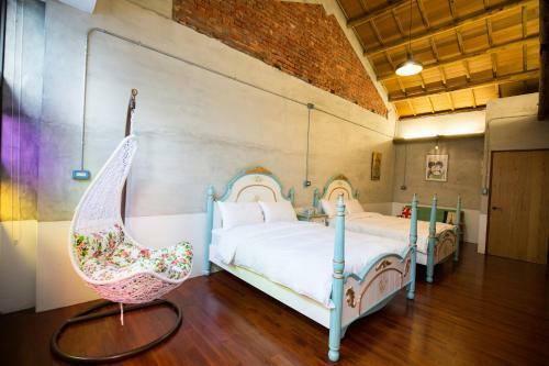 Three Houses Inn