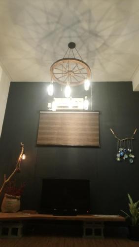 Woods Decor - Guangci St.
