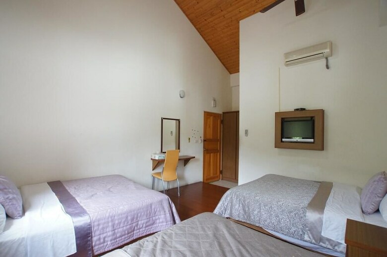 Hotel Music House Homestay