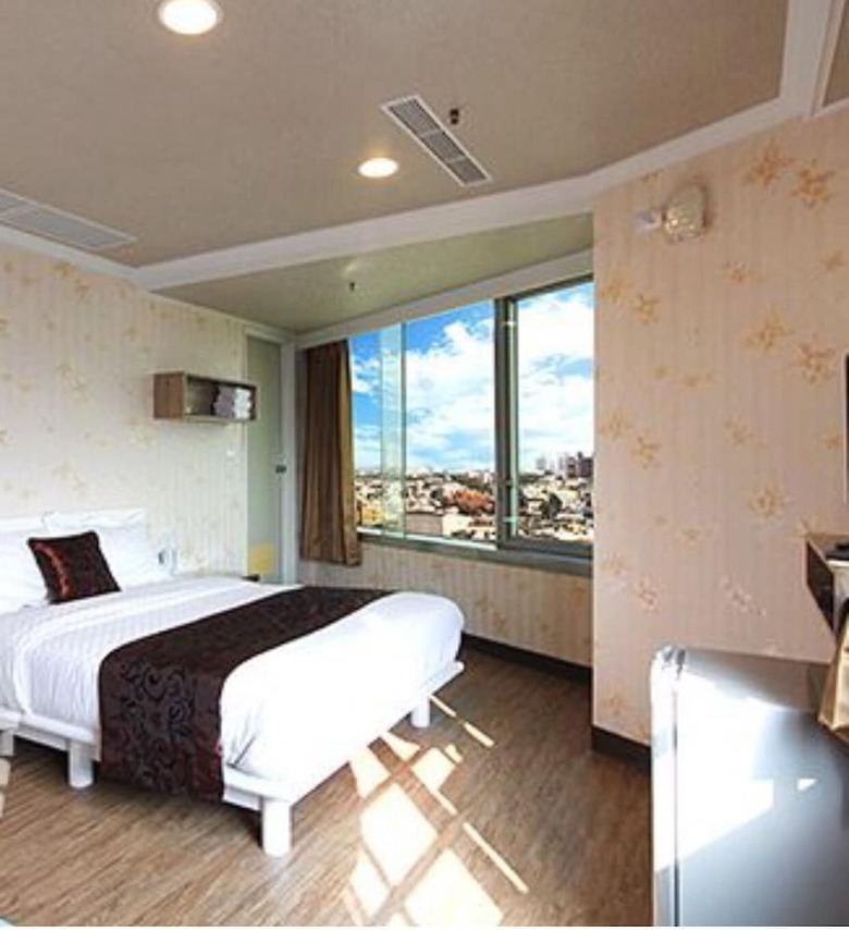Ya Tai Hotel