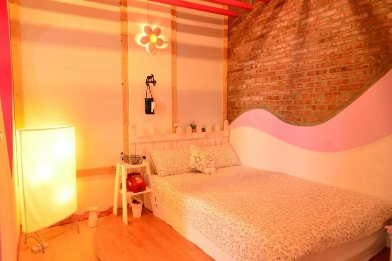 Hotel Happiness Factory