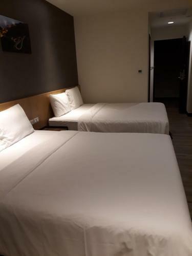 Honest & Warm Hotel