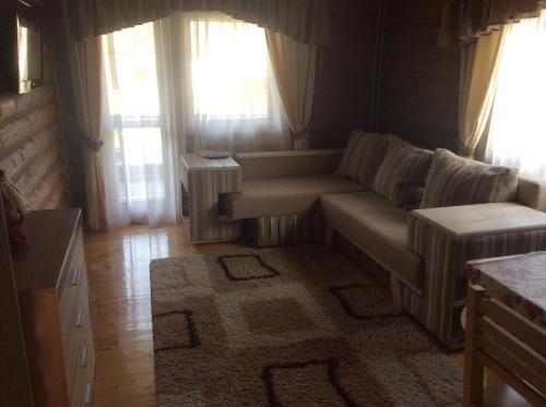 Leoslav Apartments