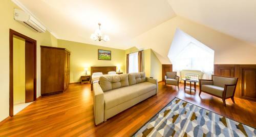 Apartament Hotel By Derenivska Kupil