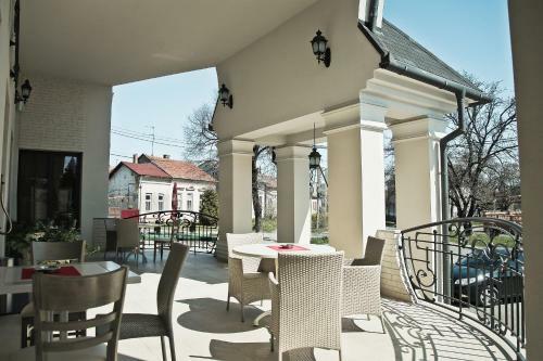 Hotel And Restaurant Velure