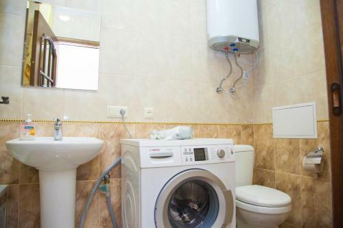 2 Rooms Apartment On Soborny Avenue 104. Luxury Class. Centre